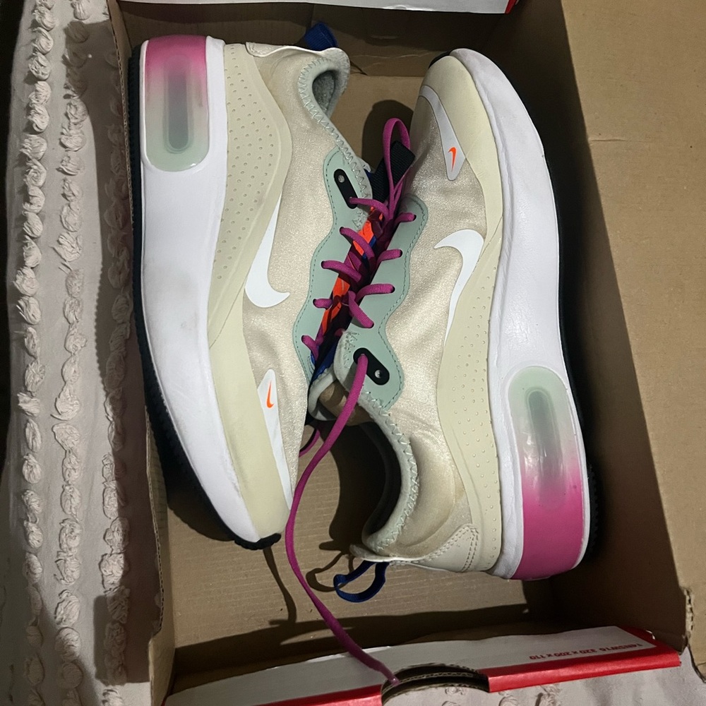 Women Nike Air Max Dia Sneakers